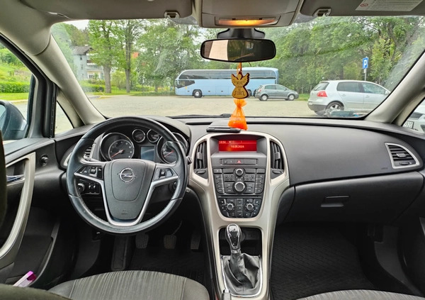Opel Astra cena 15000 przebieg: 246730, rok produkcji 2010 z Biała Rawska małe 67